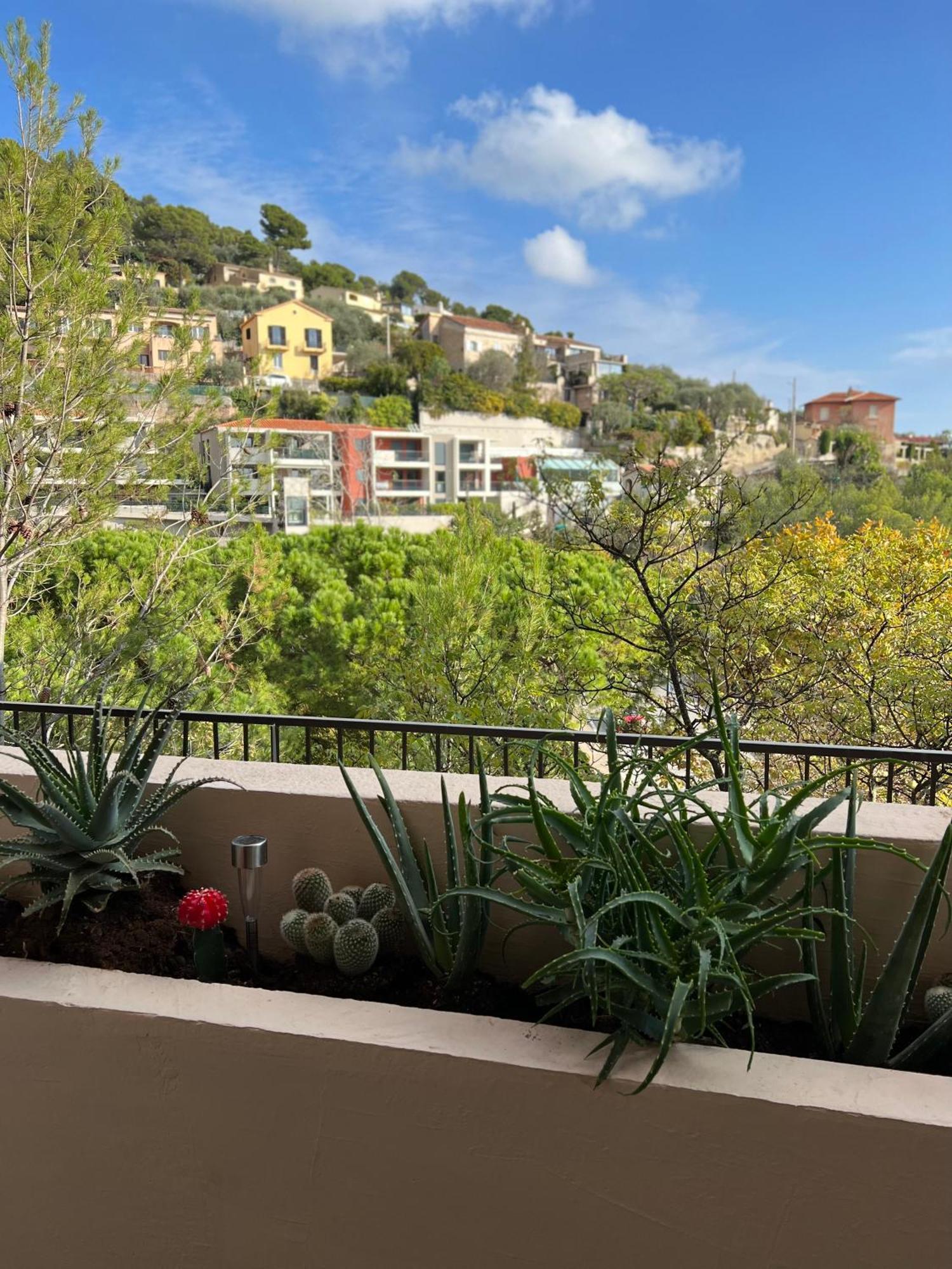 Eze Roc Apartment Exterior photo
